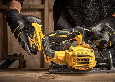 DeWALT DCS565P2 PILARKA TARCZOWA 18V 165mm 2x5,0Ah