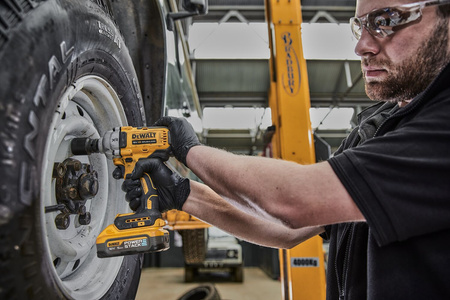 DeWALT DCF891H2T KLUCZ UDAROWY 1/2'' 812Nm 2x5,0Ah + WALIZKA