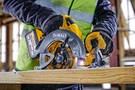 DeWALT DCS578NT PILARKA TARCZOWA FLEXVOLT 54V 190mm