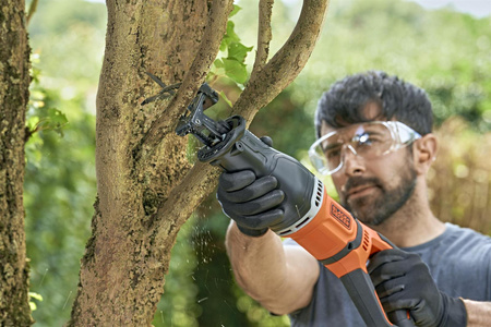 BLACK DECKER BES301 PIŁA SZABLASTA 750W + 2 OSTRZA