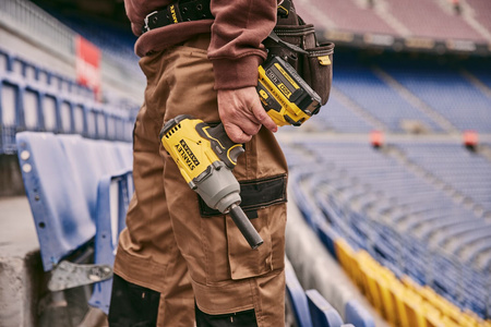 STANLEY FATMAX SFMCF940M1 KLUCZ UDAROWY 1/2" 949Nm V20 + 4Ah + ŁADOWARKA + TORBA