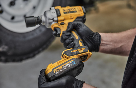 DeWALT DCF891H2T KLUCZ UDAROWY 1/2'' 812Nm 2x5,0Ah + WALIZKA