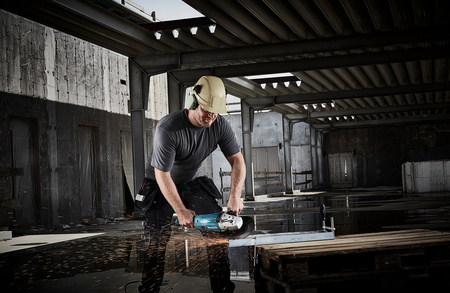 MAKITA GA9020R Szlifierka kątowa 2200W wolny start