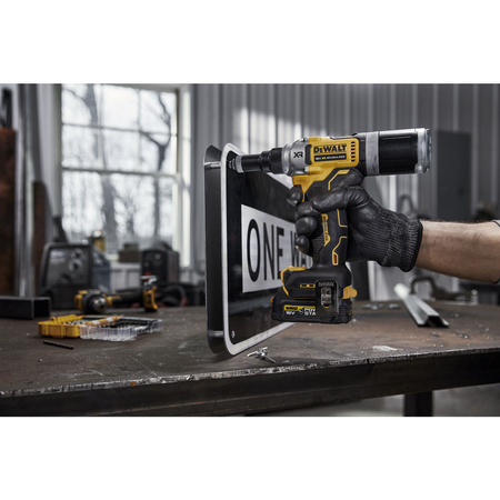 DeWALT DCF414NT NITOWNICA AKUMULATOROWA 4,8- 6,4mm 18V XR - BODY