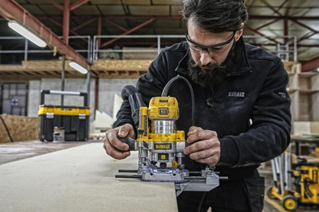 DeWALT D26204K FREZARKA GÓRNOWRZECIONOWA 8mm 900W
