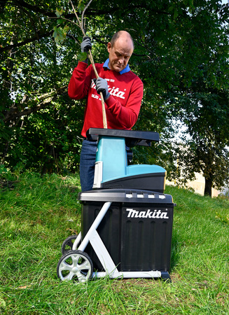 MAKITA UD2500 ROZDRABNIACZ DO GAŁĘZI 2500W